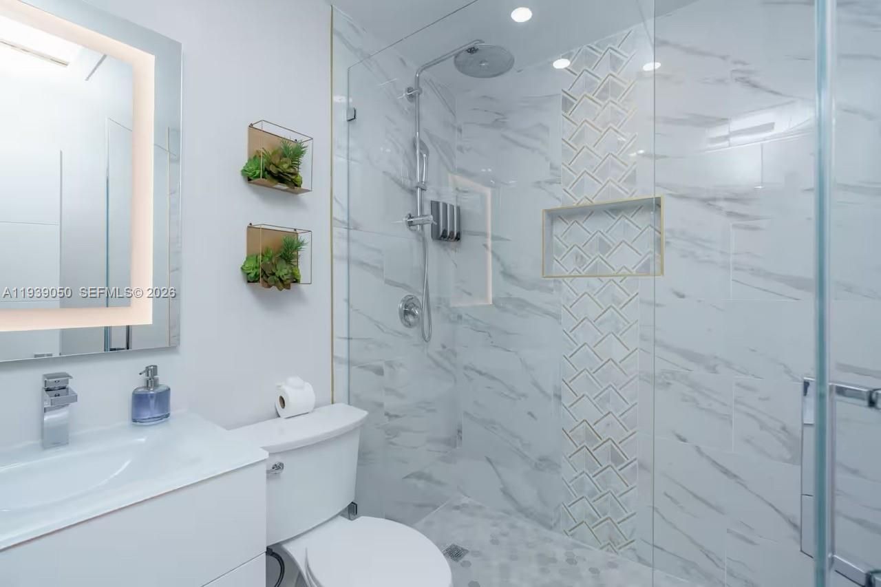 1721 SW 11th Ter, Miami, FL 33135 Photo