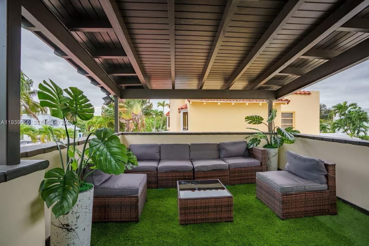 1721 SW 11th Ter, Miami, FL 33135 Photo