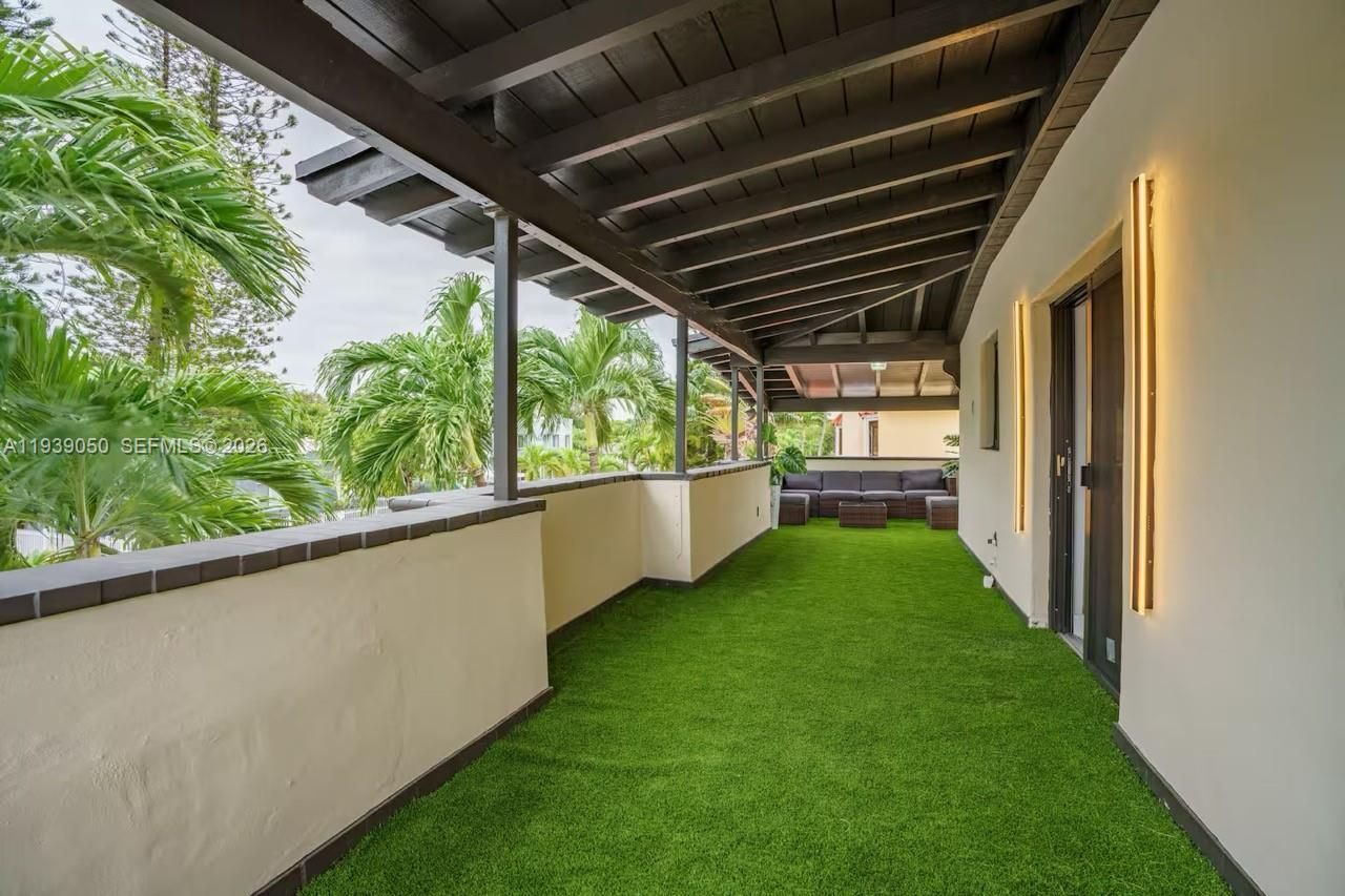 1721 SW 11th Ter, Miami, FL 33135 Photo