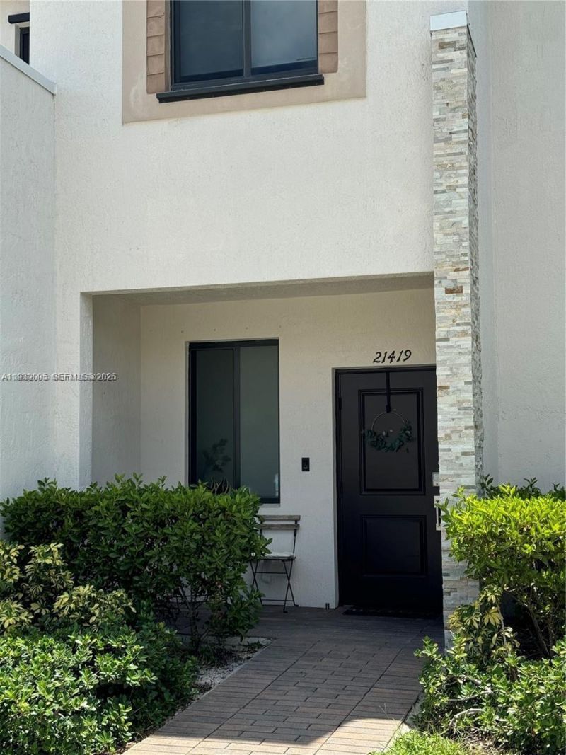 21419 NE 2nd Path, Miami, FL 33179 Photo