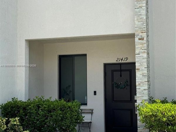 21419 NE 2nd Path, Miami, FL 33179