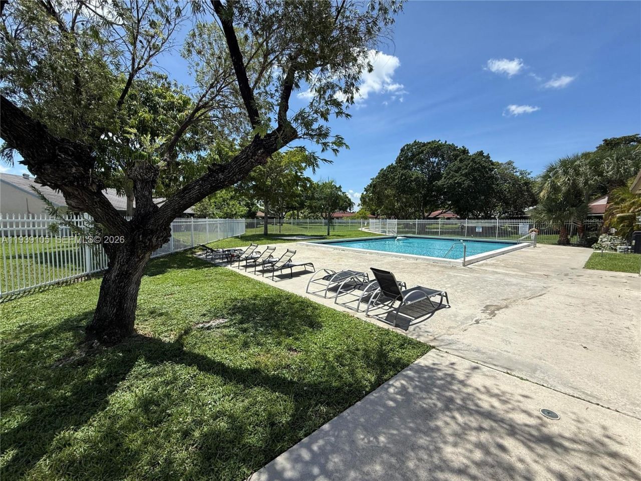 7808 NW 60th St, Tamarac, FL 33321 Photo