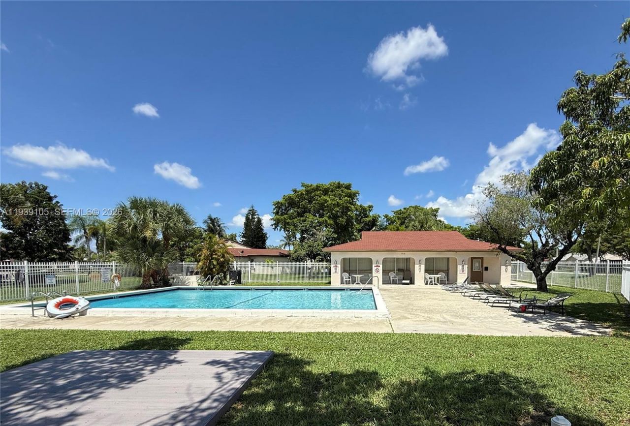 7808 NW 60th St, Tamarac, FL 33321 Photo