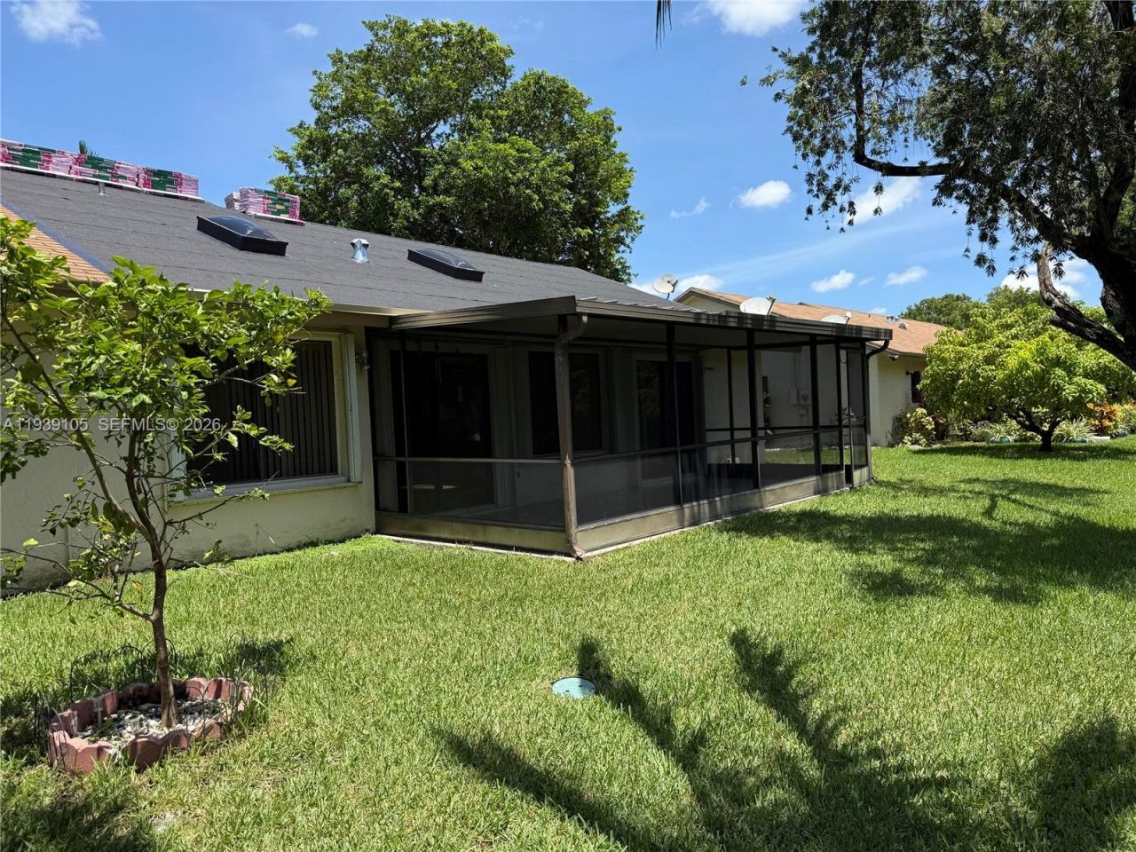 7808 NW 60th St, Tamarac, FL 33321 Photo