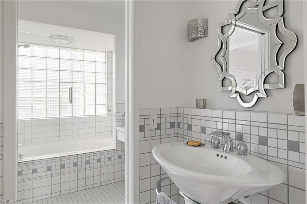 479 Lagoon Dr , Sanibel, FL 33957 Photo