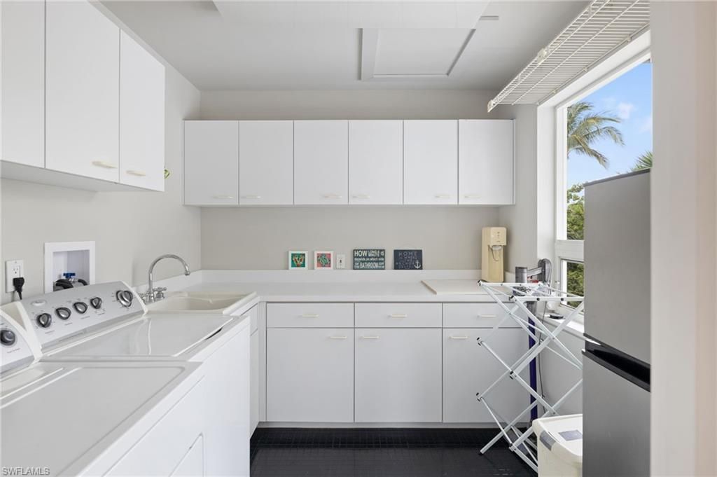 479 Lagoon Dr , Sanibel, FL 33957 Photo