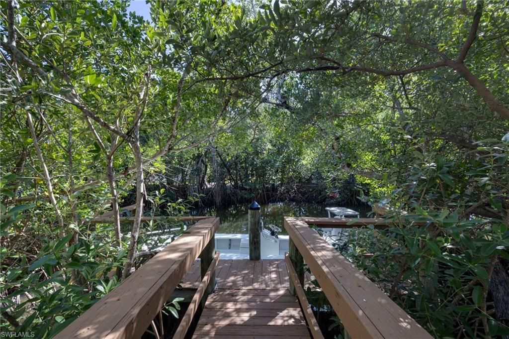 479 Lagoon Dr , Sanibel, FL 33957 Photo