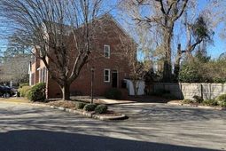 900b Main St. photo 4