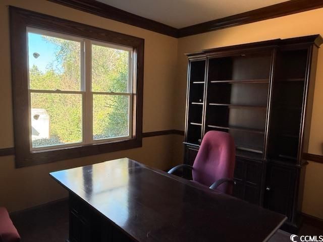 900b Main St. Photo 4