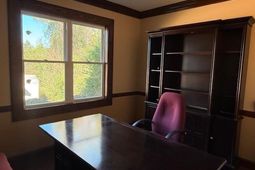 900b Main St. photo 4