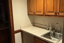 900b Main St. photo 4