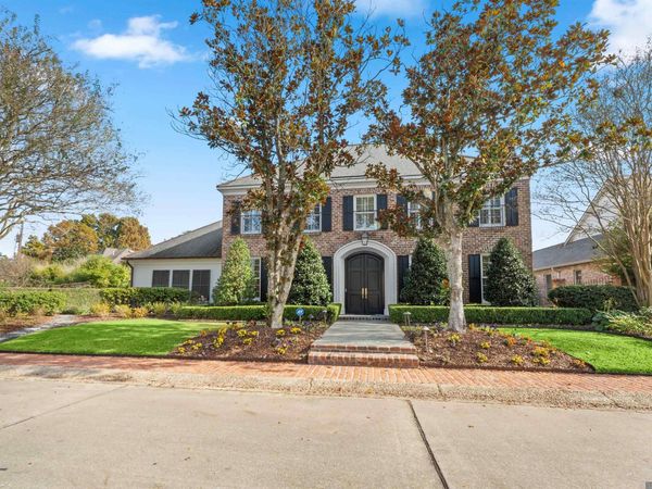 2125 Rue Bienvenue, Baton Rouge, LA 70809