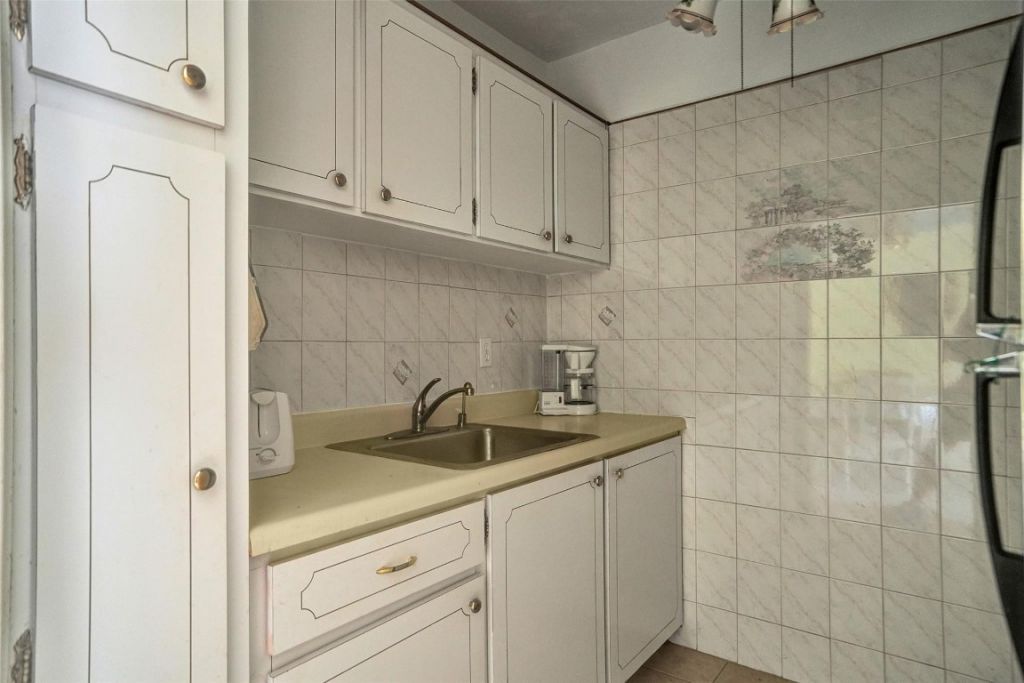 2000 NE 51st Ct, Unit 205, Fort Lauderdale, FL 33308 Photo