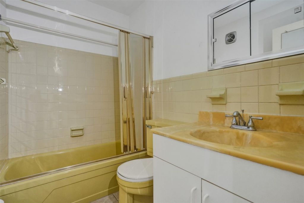 2000 NE 51st Ct, Unit 205, Fort Lauderdale, FL 33308 Photo