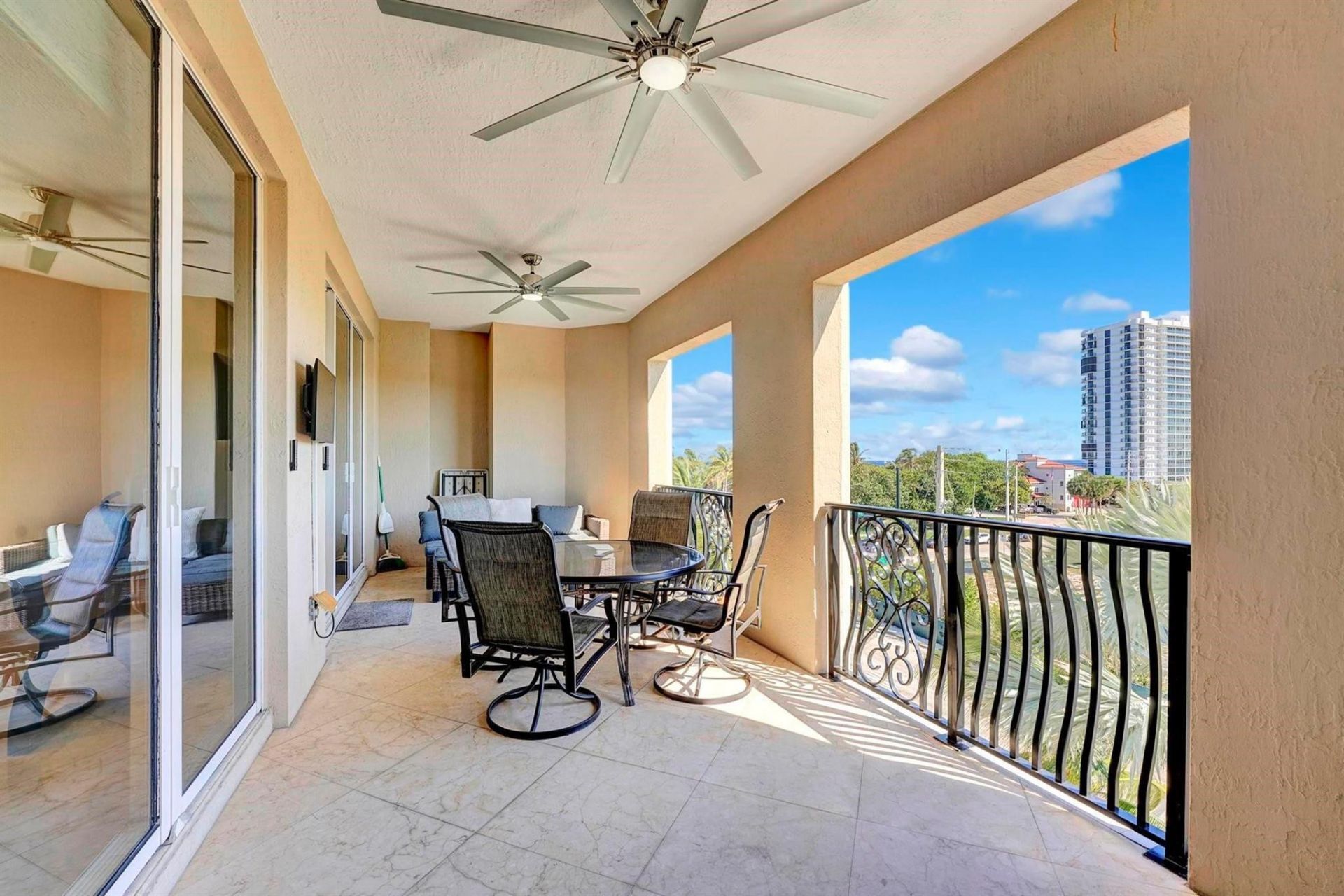 1 N Ocean Boulevard, Unit 403, Boca Raton, FL 33432 Photo