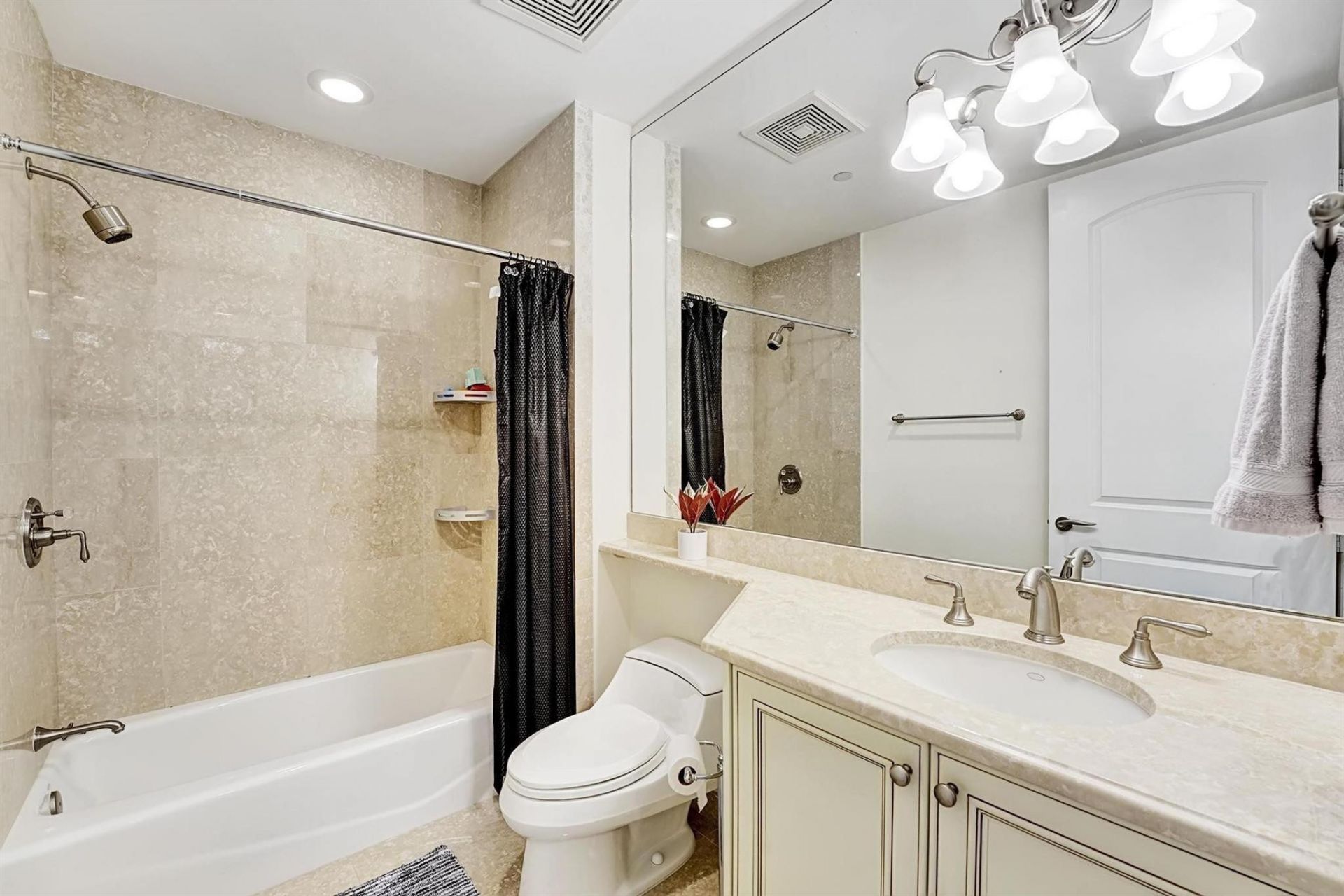 1 N Ocean Boulevard, Unit 403, Boca Raton, FL 33432 Photo