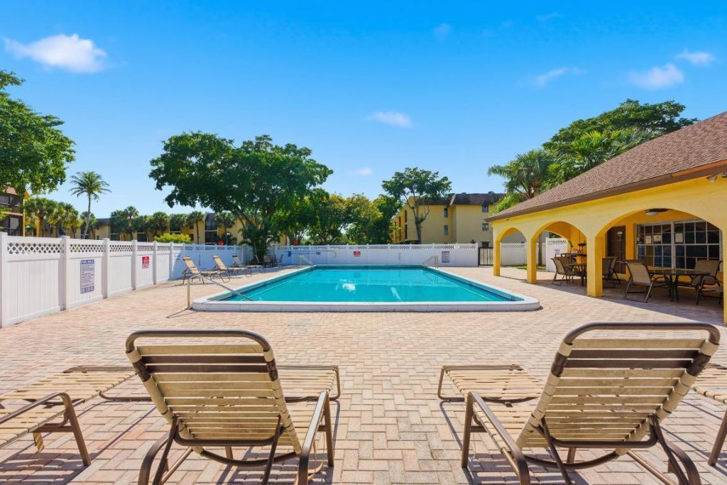 490 NW 20th Street, Unit 316, Boca Raton, FL 33431 Photo