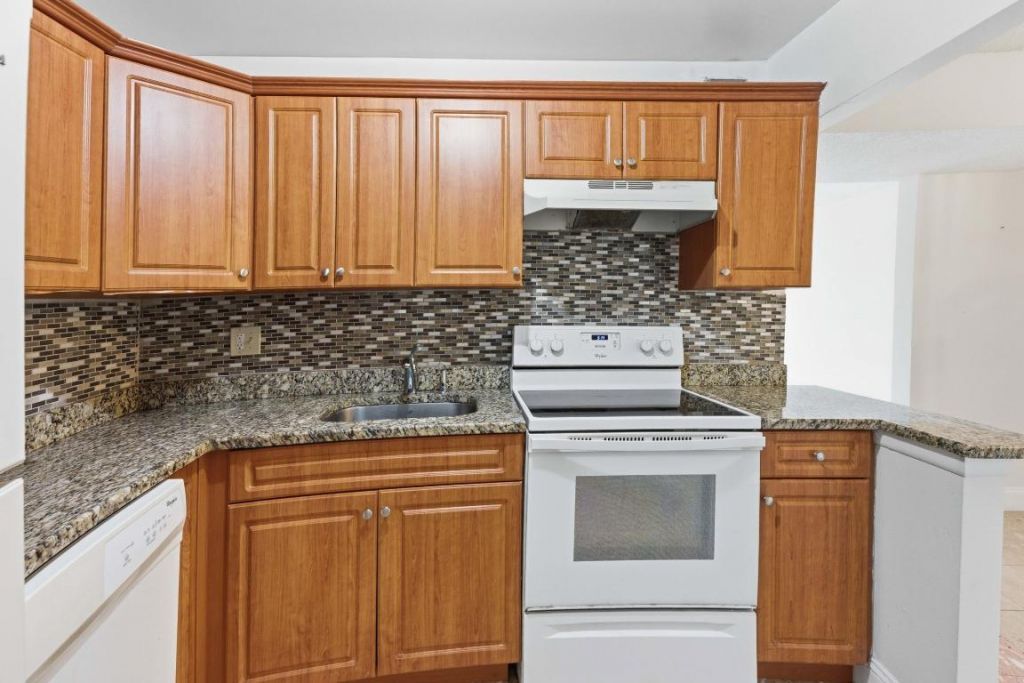 490 NW 20th Street, Unit 316, Boca Raton, FL 33431 Photo