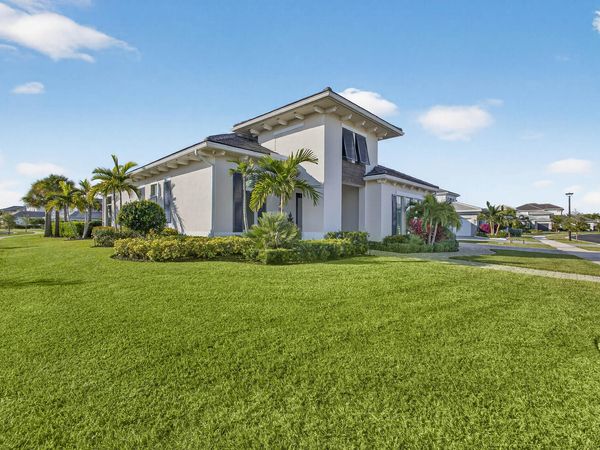 9261 Coral Isles Circle, Palm Beach Gardens, FL 33412