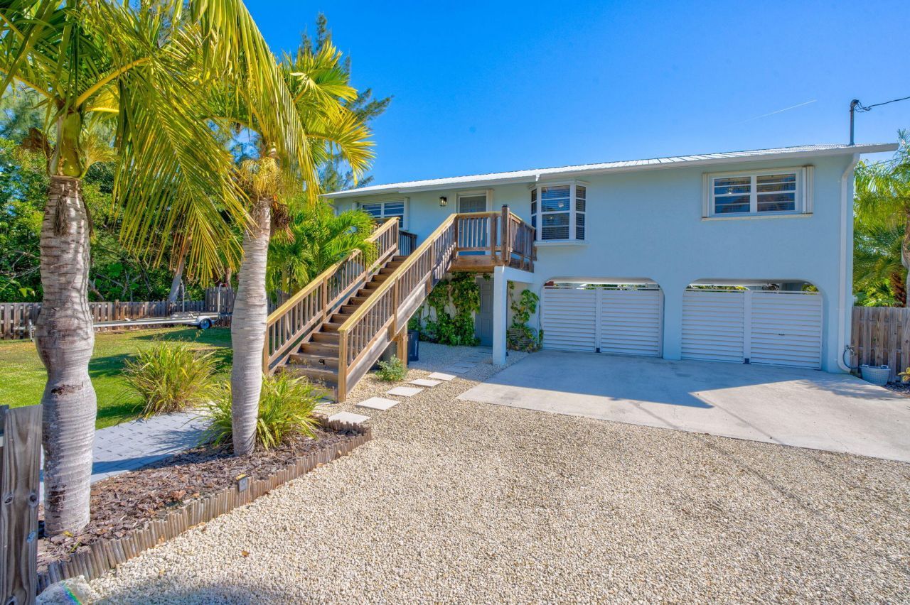 17152 Marlin Drive, Sugarloaf, FL 33042 Photo