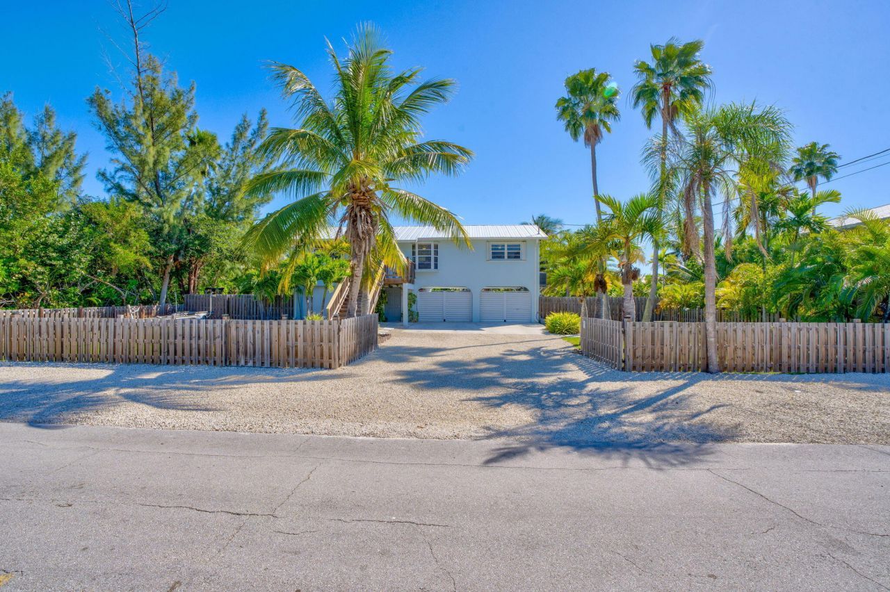 17152 Marlin Drive, Sugarloaf, FL 33042 Photo