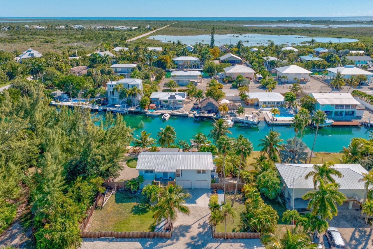 17152 Marlin Drive, Sugarloaf, FL 33042 Photo