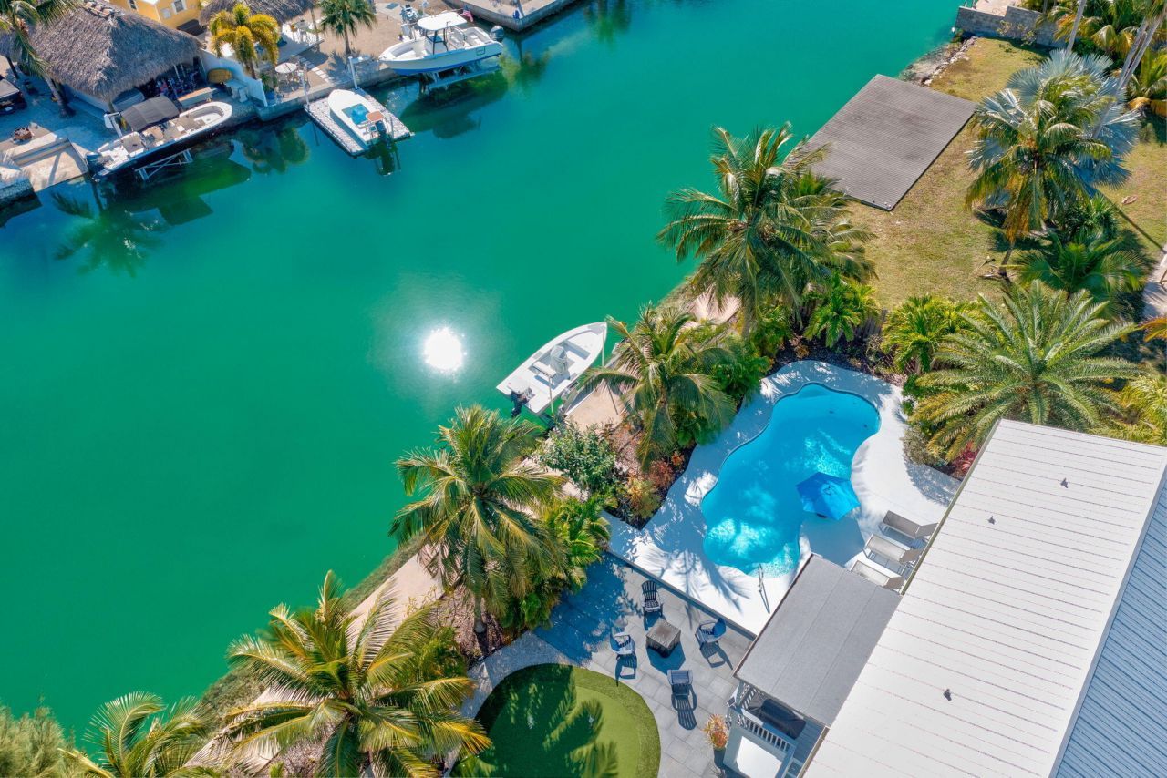 17152 Marlin Drive, Sugarloaf, FL 33042 Photo