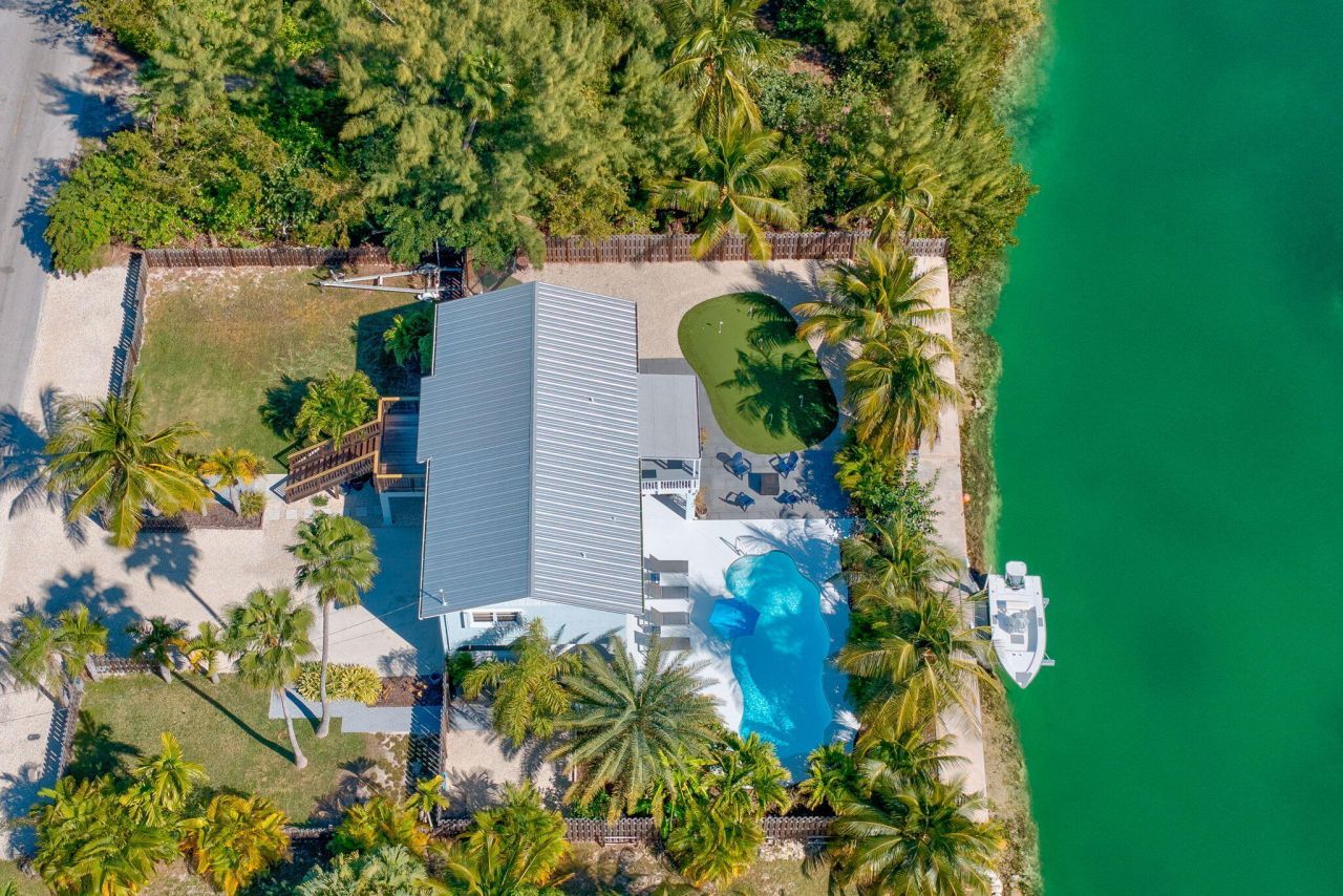 17152 Marlin Drive, Sugarloaf, FL 33042 Photo