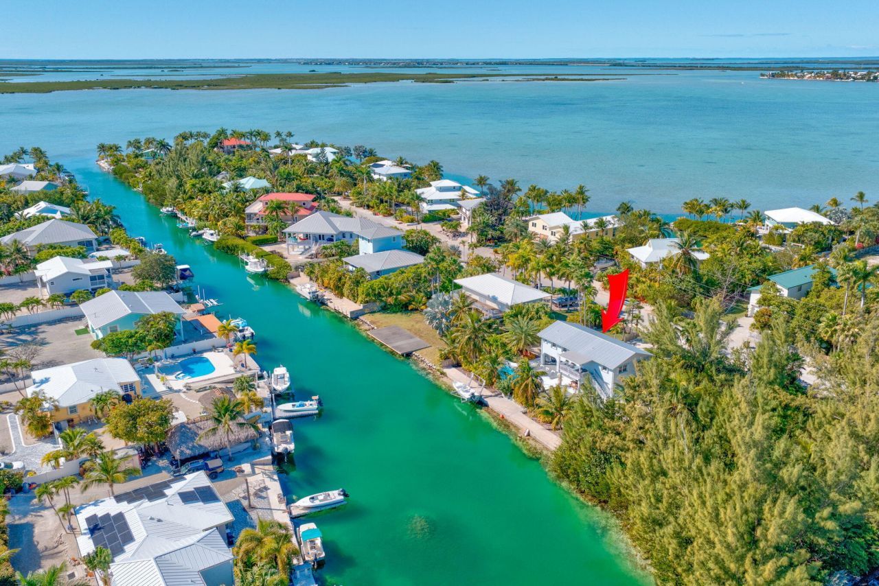 17152 Marlin Drive, Sugarloaf, FL 33042 Photo