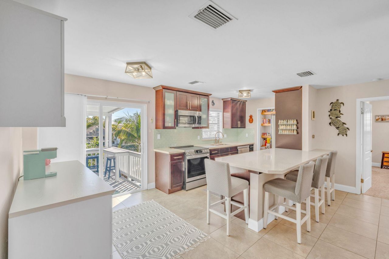 17152 Marlin Drive, Sugarloaf, FL 33042 Photo