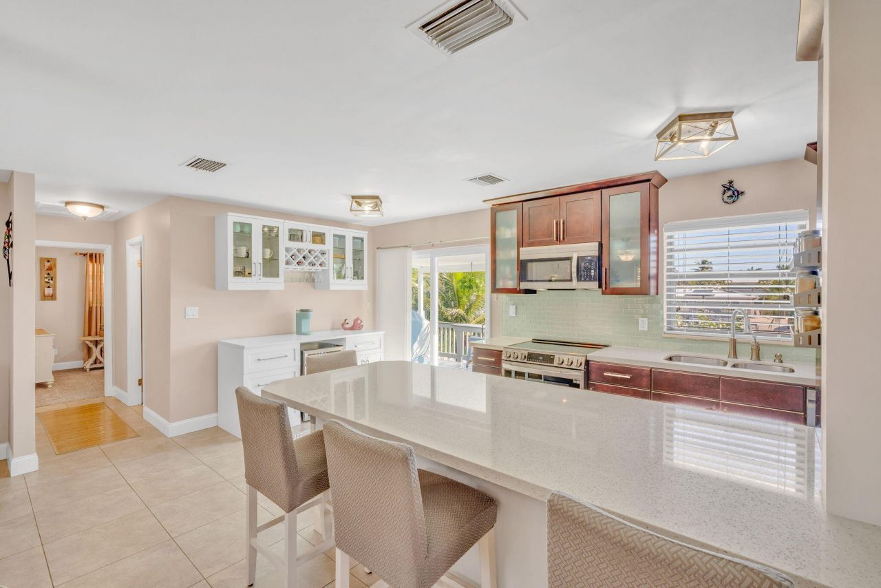 17152 Marlin Drive, Sugarloaf, FL 33042 Photo