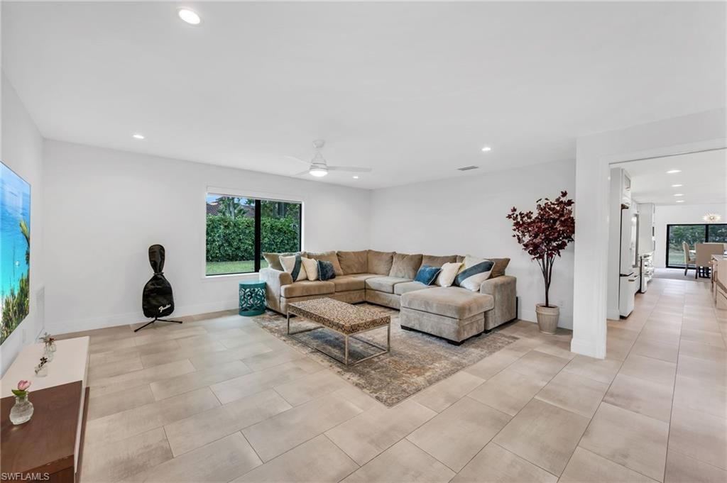 6659 Livingston Woods Ln, Naples, FL 34109 Photo