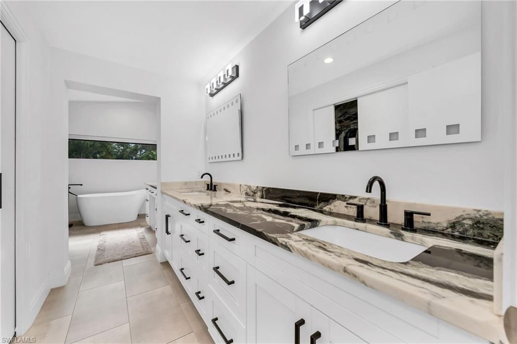 6659 Livingston Woods Ln, Naples, FL 34109 Photo