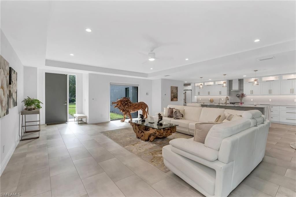 6659 Livingston Woods Ln, Naples, FL 34109 Photo