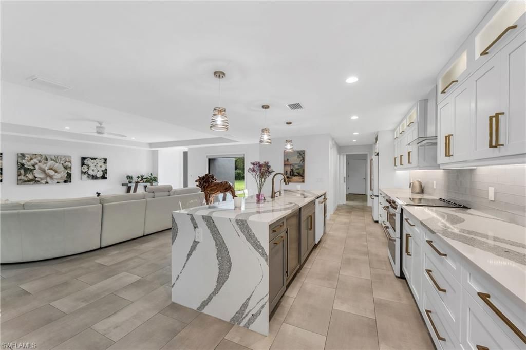 6659 Livingston Woods Ln, Naples, FL 34109 Photo
