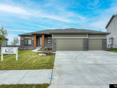 12501 Quail Drive, Bellevue, NE 68123