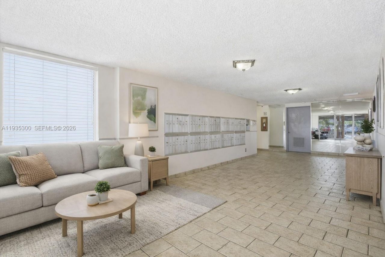 2061 NW 47th Ter, Unit 402, Lauderhill, FL 33313 Photo
