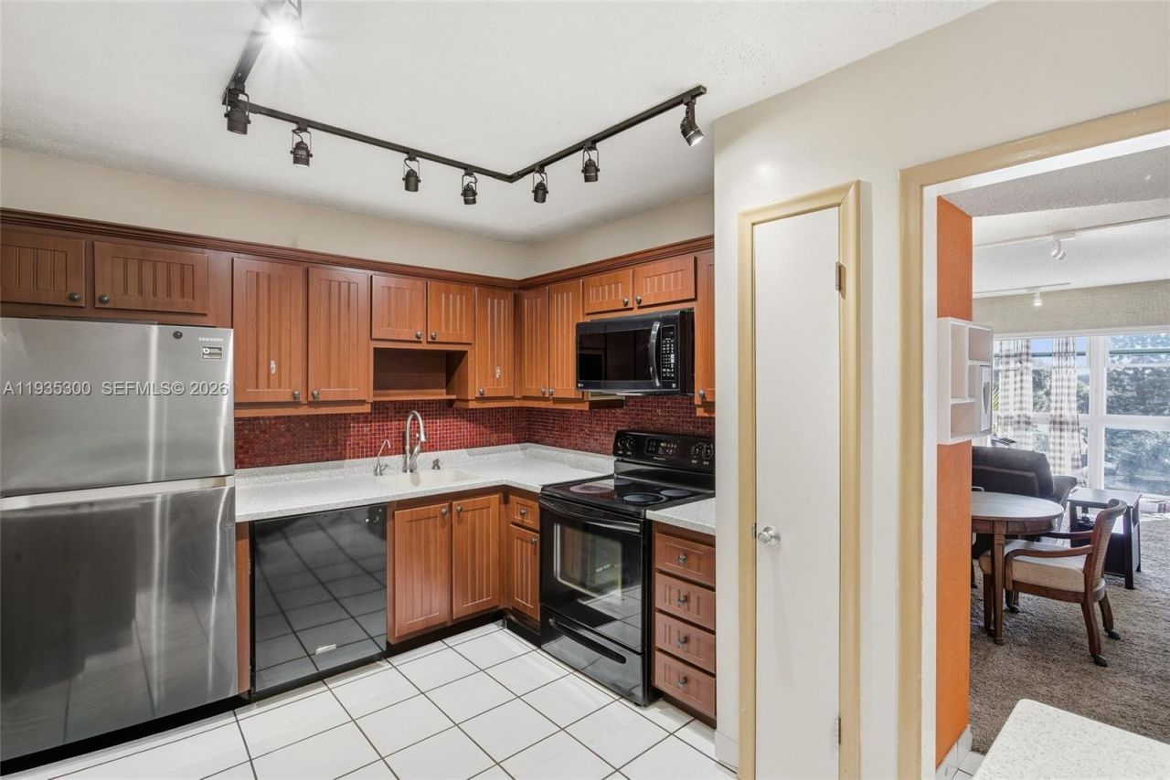 2061 NW 47th Ter, Unit 402, Lauderhill, FL 33313 Photo