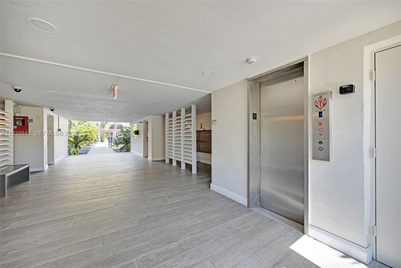 7483 SW 82nd St, Unit A101, Miami, FL 33143 Photo