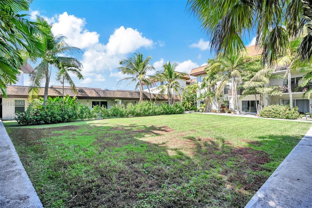 7483 SW 82nd St, Unit A101, Miami, FL 33143 Photo