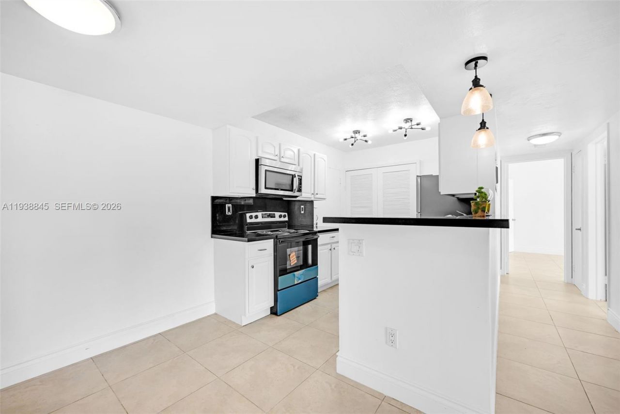 7483 SW 82nd St, Unit A101, Miami, FL 33143 Photo