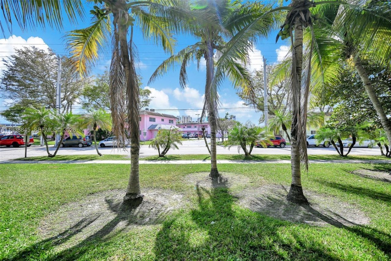 7483 SW 82nd St, Unit A101, Miami, FL 33143 Photo