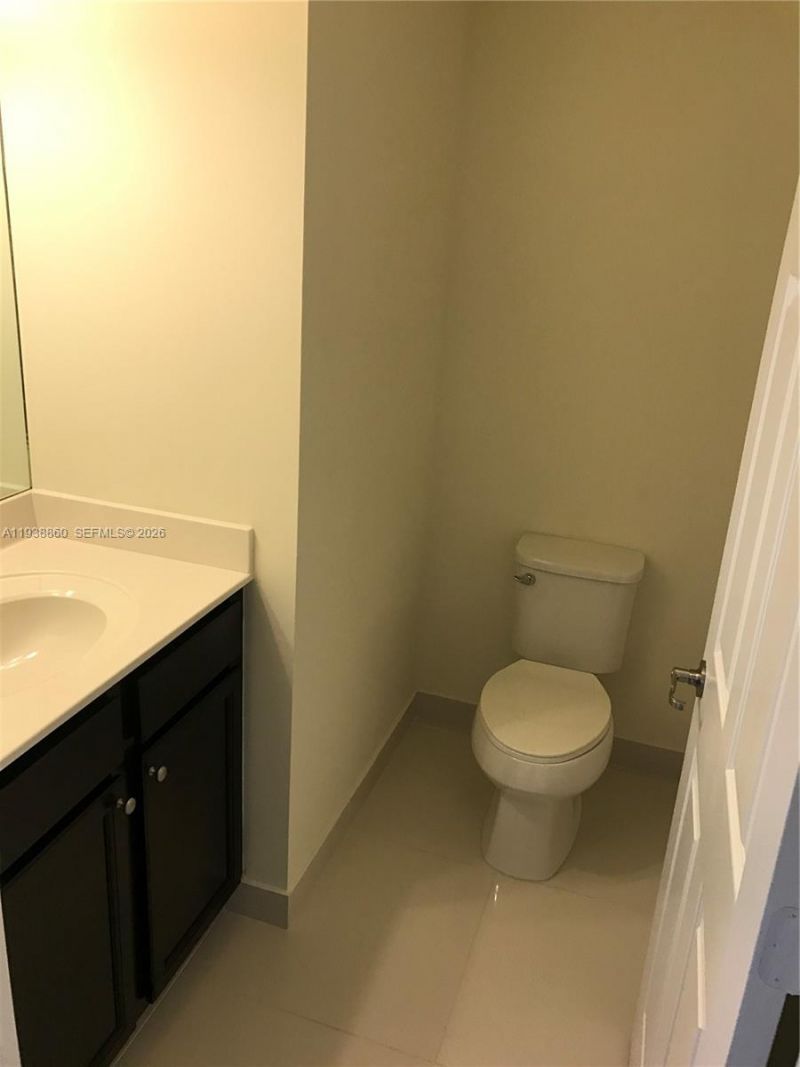 8806 NW 103rd Ave, Unit 8806, Doral, FL 33178 Photo