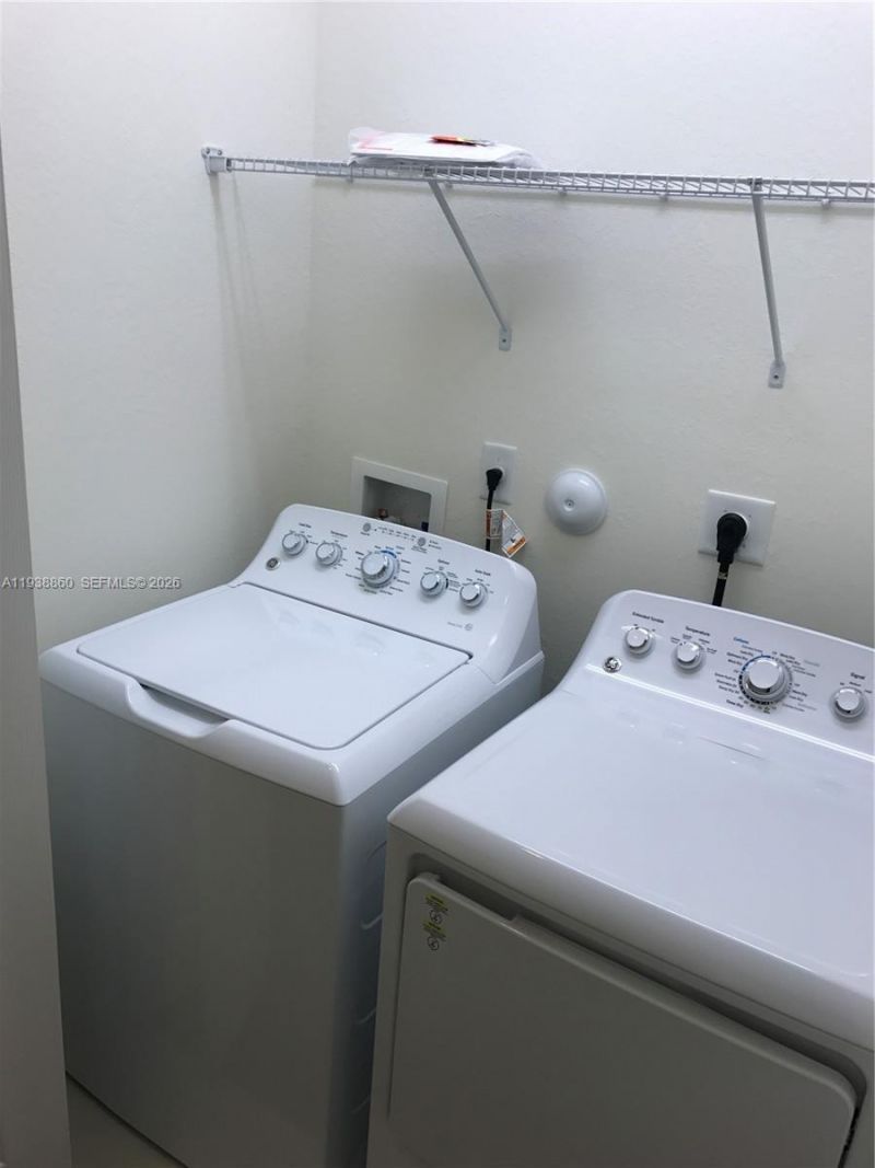 8806 NW 103rd Ave, Unit 8806, Doral, FL 33178 Photo