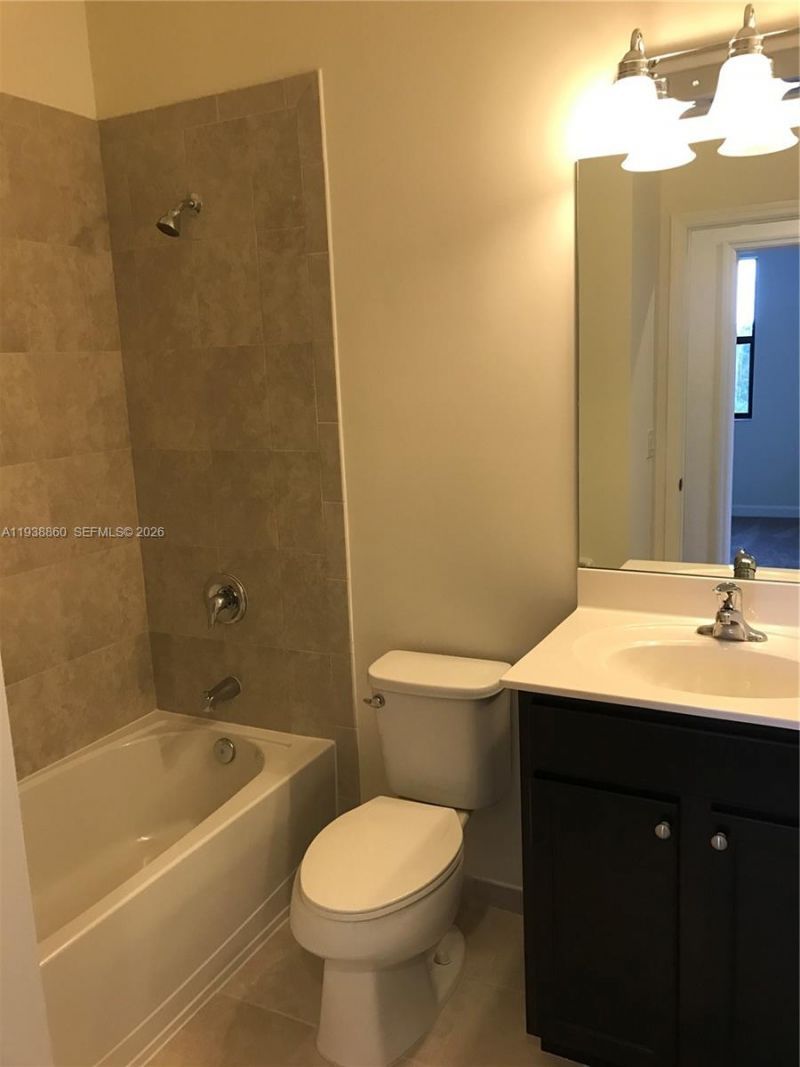8806 NW 103rd Ave, Unit 8806, Doral, FL 33178 Photo
