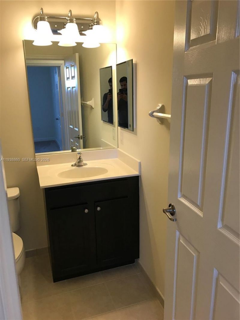 8806 NW 103rd Ave, Unit 8806, Doral, FL 33178 Photo