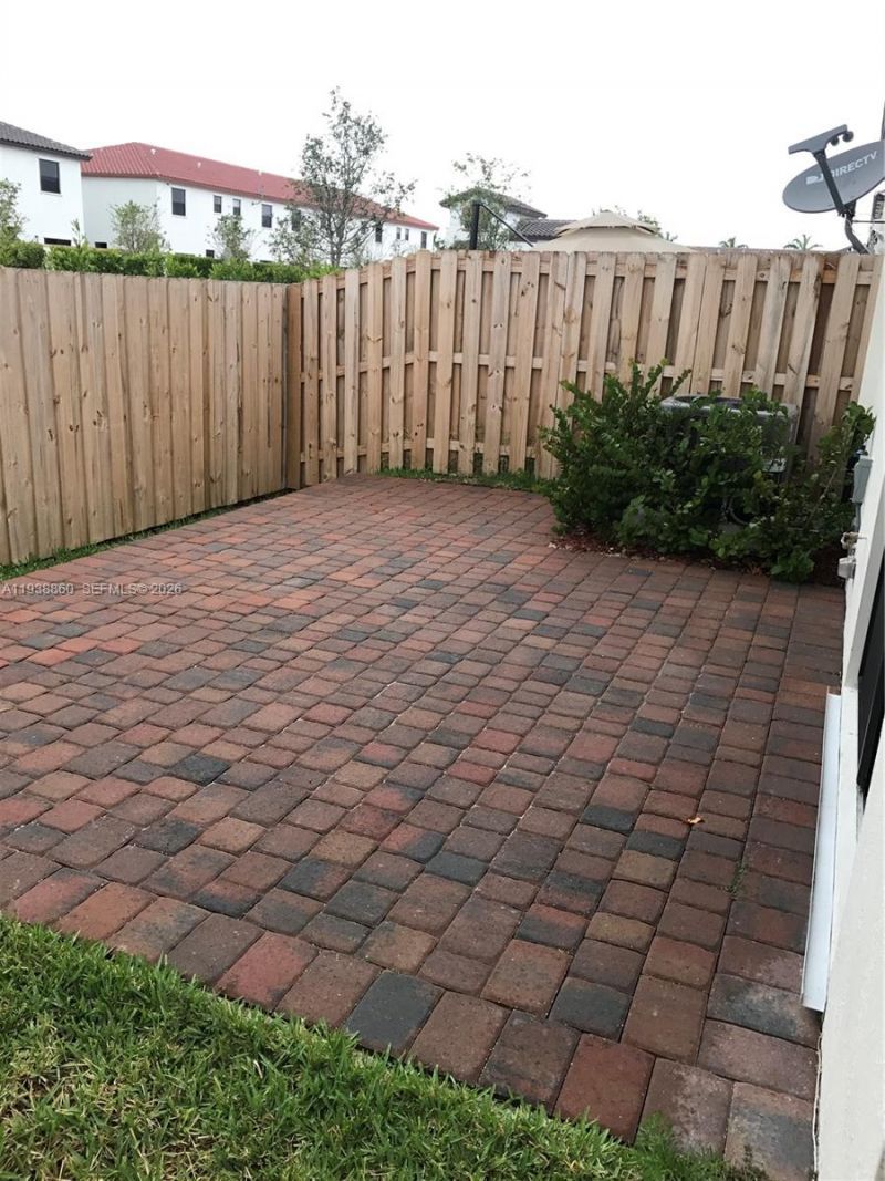 8806 NW 103rd Ave, Unit 8806, Doral, FL 33178 Photo