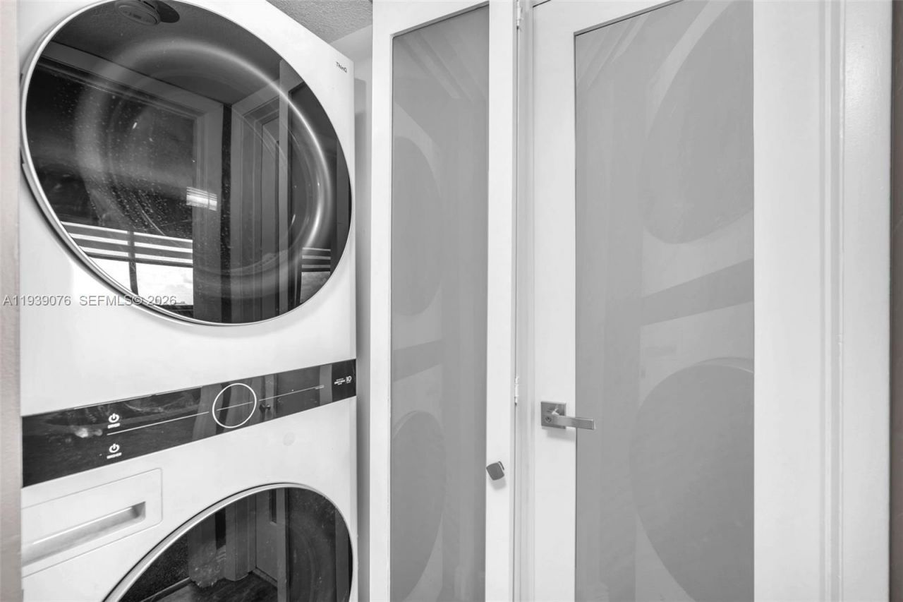 2112 S Cypress Bend Dr, Unit 802, Pompano Beach, FL 33069 Photo