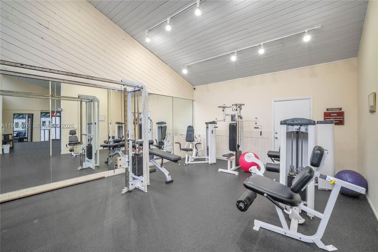 2112 S Cypress Bend Dr, Unit 802, Pompano Beach, FL 33069 Photo