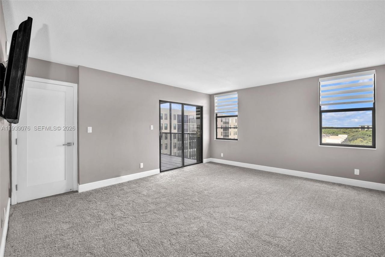 2112 S Cypress Bend Dr, Unit 802, Pompano Beach, FL 33069 Photo